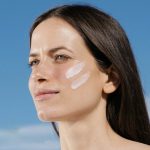 کرم ضد آفتاب ضد لک ایزدین ISDIN SPF50 مدل اسپات پریونت SPOT PREVENT  بی رنگ مناسب انواع پوست حجم 50 میلی لیتر - تصویر 3