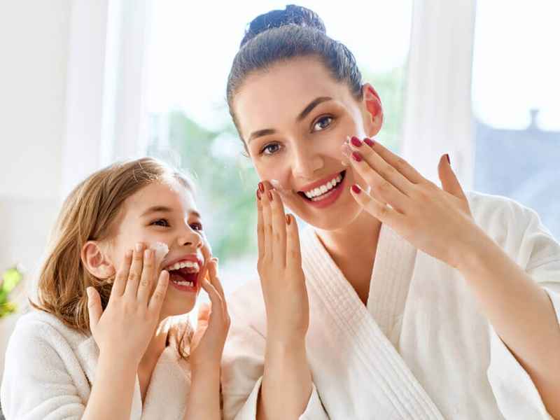 چرا پوست چرب در تابستان نیاز به توجه ویژه دارد؟