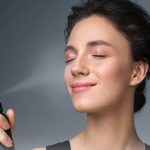 اسپری فیکس یا پودر فیکس؟ راز ماندگاری آرایش اینجاست!