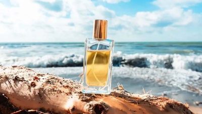 خوشبوترین عطرهای خنک زنانه برای روزهای گرم تابستان