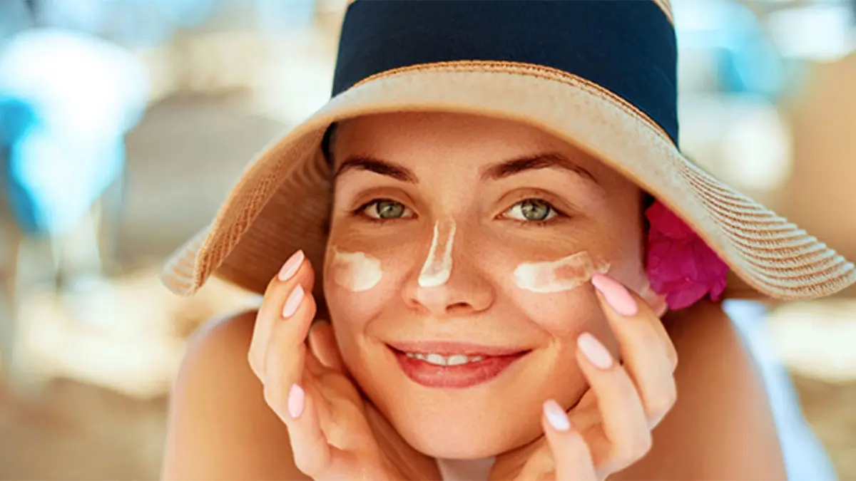 مقایسه ضد آفتاب ایزدین و سنتلا