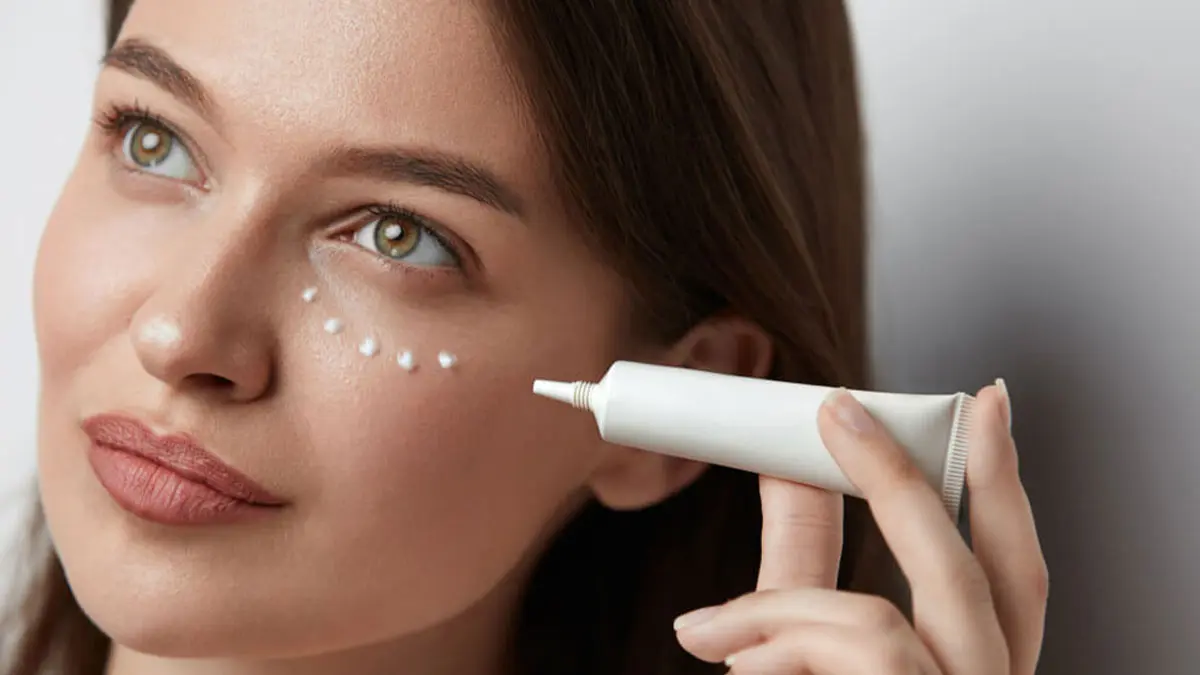 کرم دور چشم برای پوست چرب